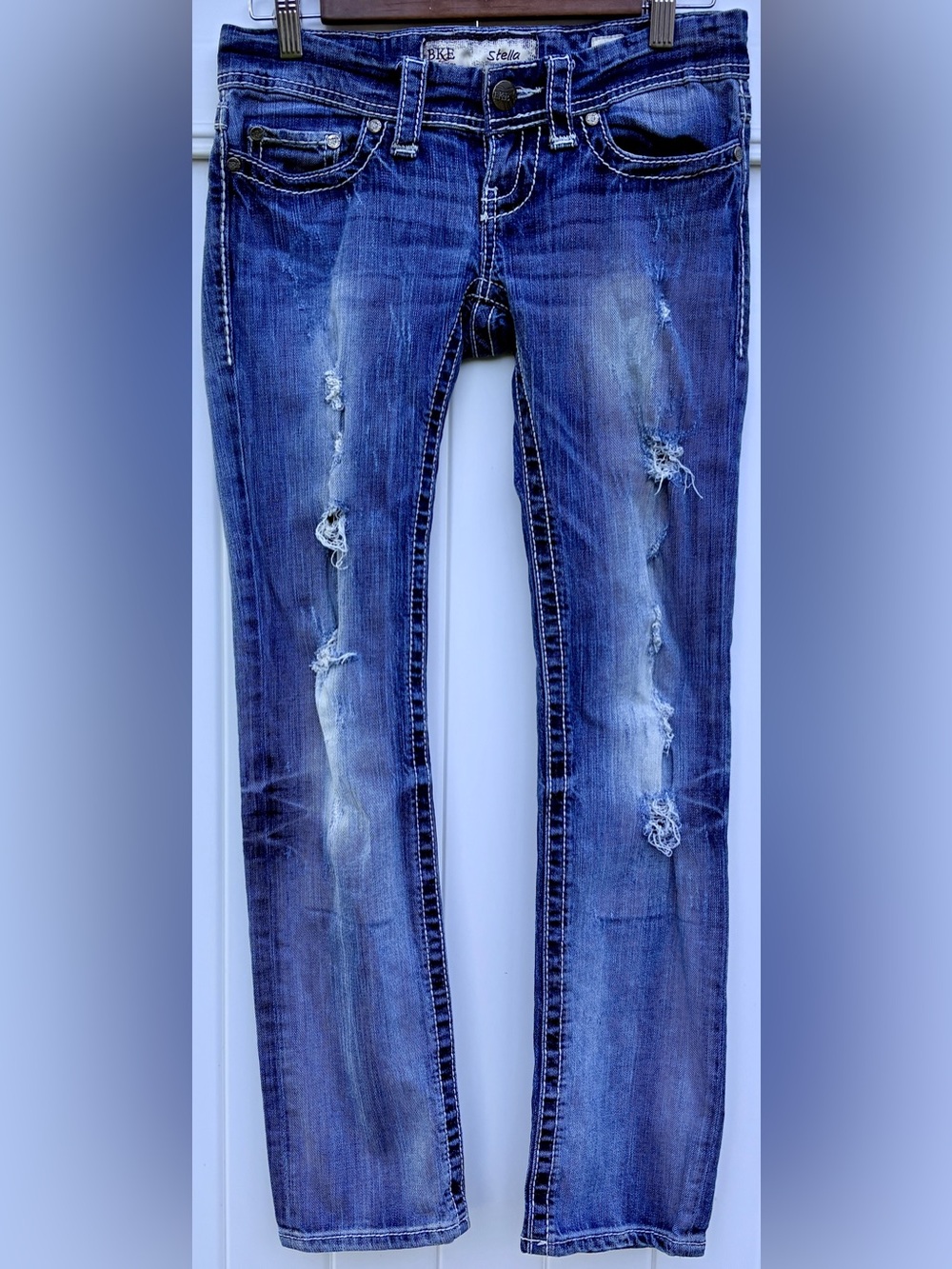 BKE Stella 25S Women’s Distressed Low Rise Stretch Slim Straight Jeans 25x29.5